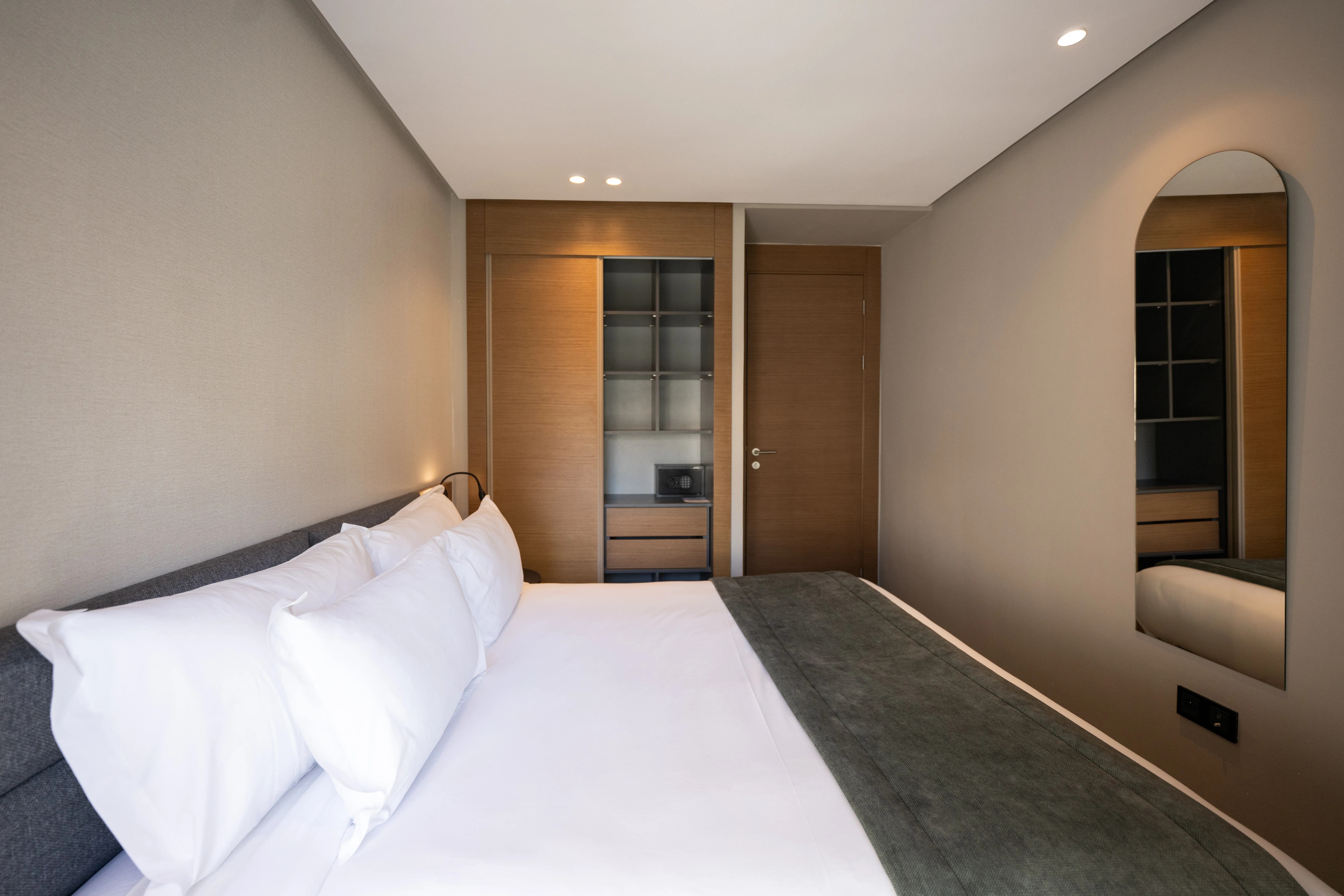 Suite Junior avec Balcon – Vue Ville thumbnail 5