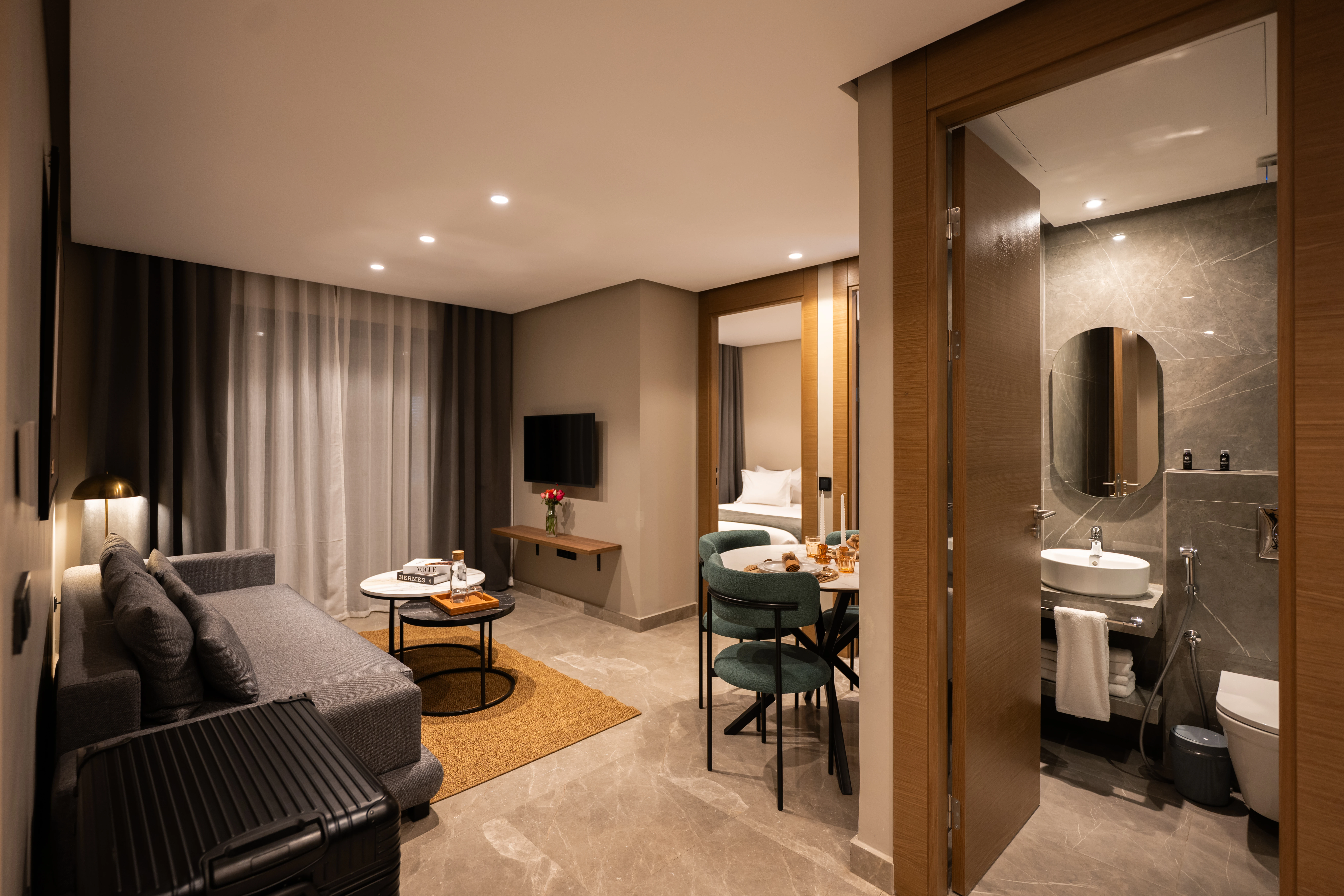 Suite Prestige Deux Chambres avec Jacuzzi thumbnail 4