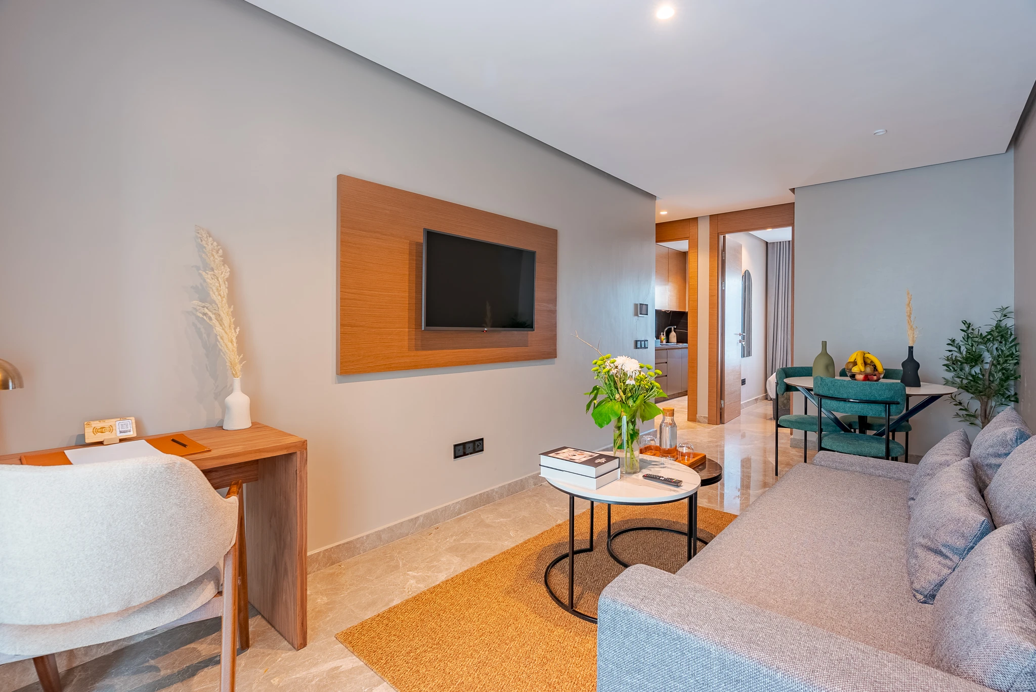Suite Junior avec Balcon – Vue Ville thumbnail 5