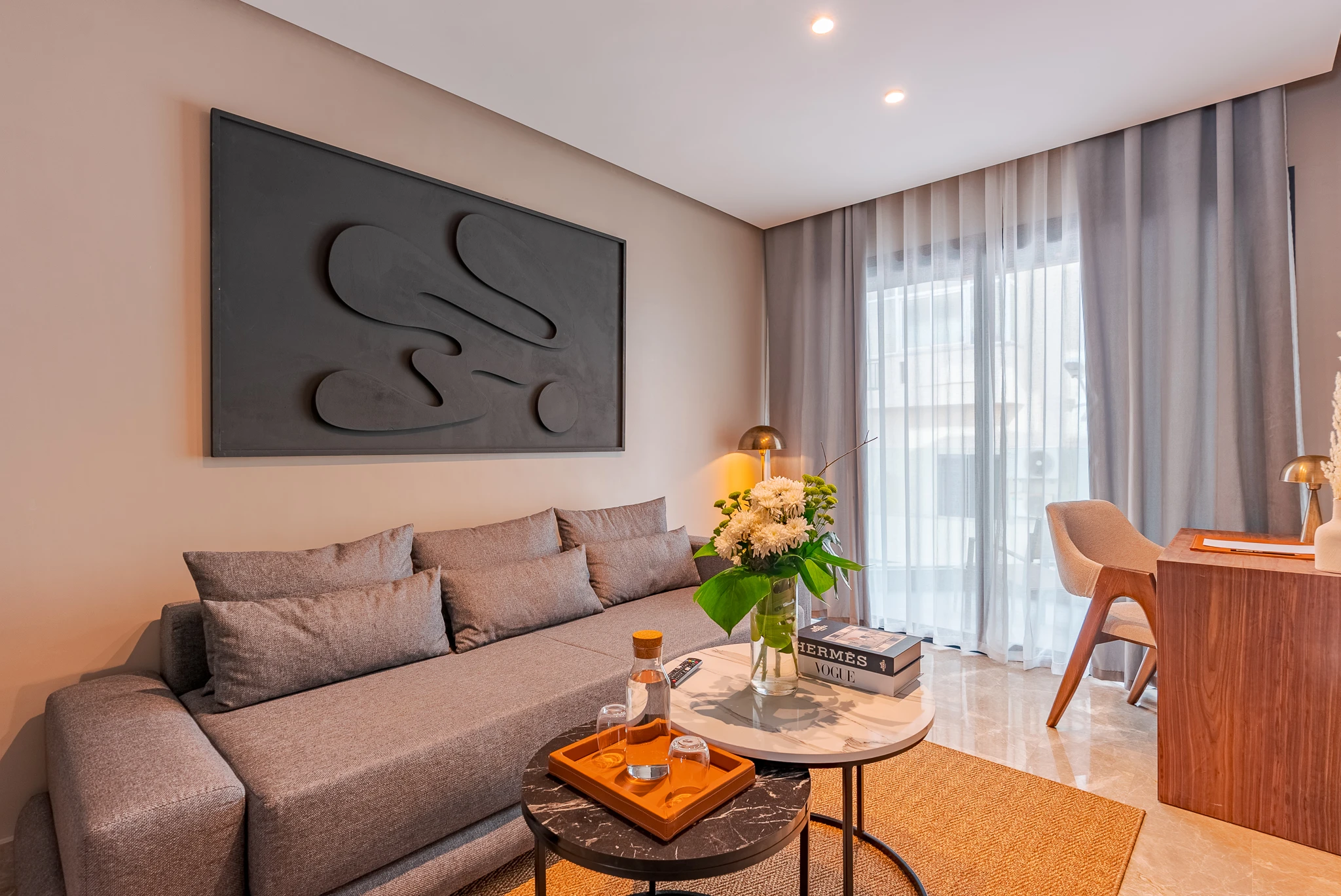 Suite Junior avec Balcon – Vue Ville thumbnail 6